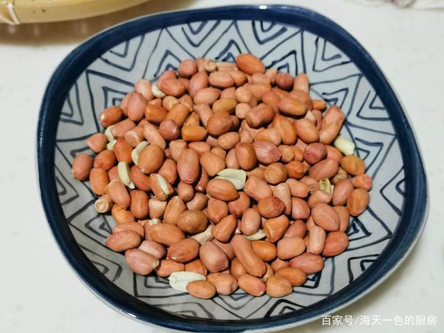 9岁女童上学路上被两只牧羊犬咬死‘火狐电竞’(图1) 火狐电竞官网